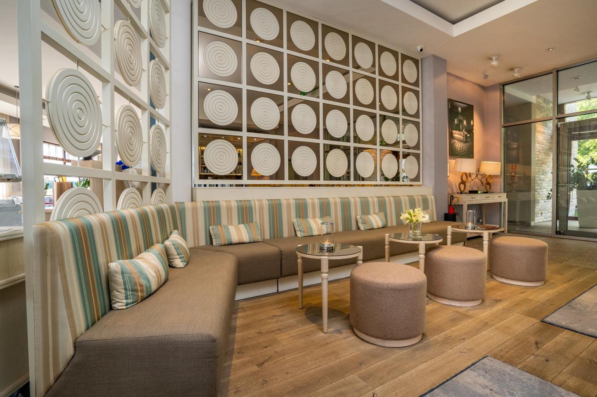 Tiffi Boutique Hotel ออลชติน ภายนอก รูปภาพ