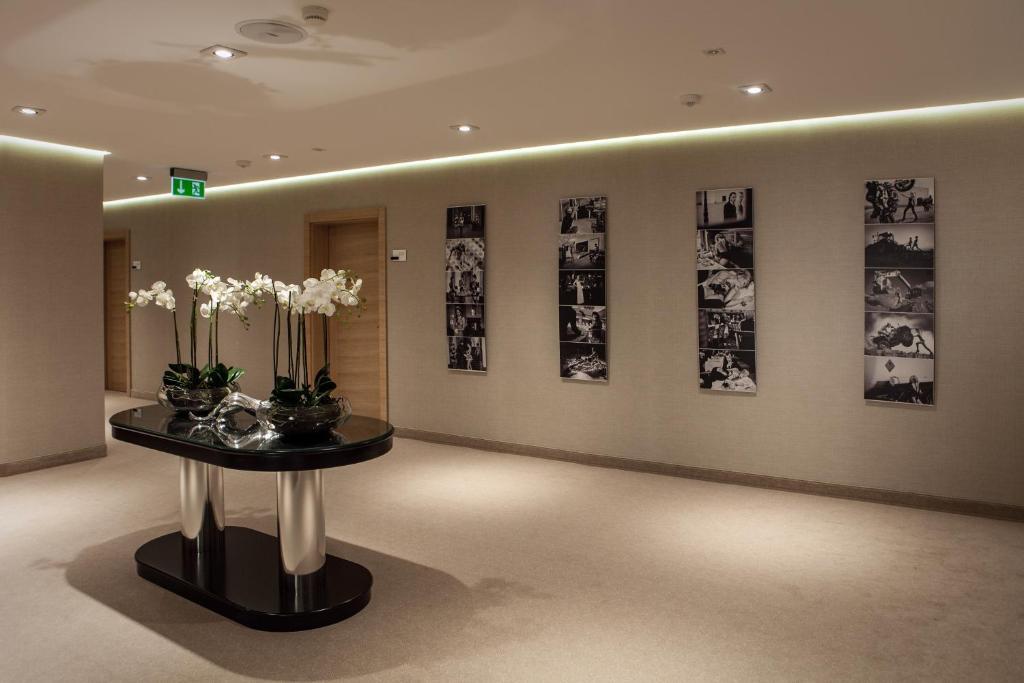 Tiffi Boutique Hotel ออลชติน ภายนอก รูปภาพ