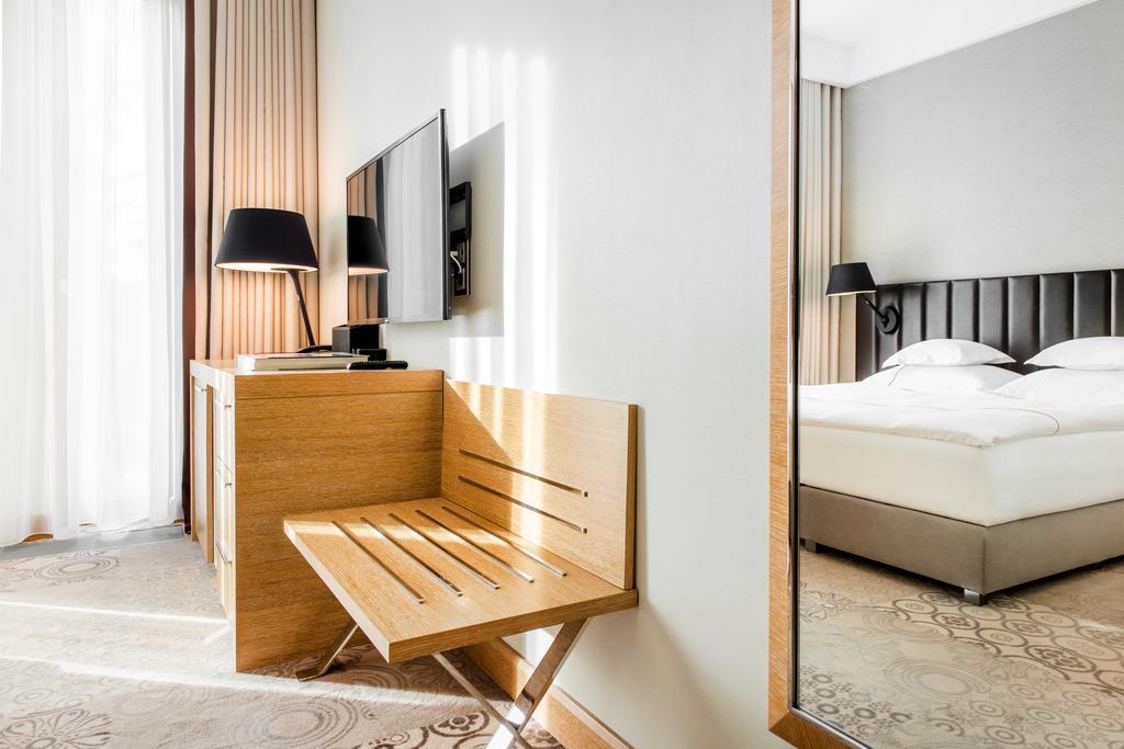 Tiffi Boutique Hotel ออลชติน ภายนอก รูปภาพ